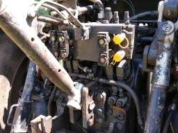 Prodajem traktor DEUTZ-FAHR AGROTRON 265