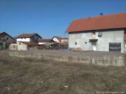 Prodaja placa sa temeljom i g. dozvolom