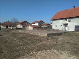 Prodaja placa sa temeljom i g. dozvolom