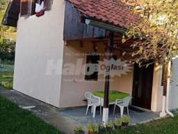 Kuca sa 15 ari placa-na prodaju