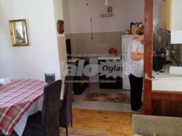 Kuca sa 15 ari placa-na prodaju