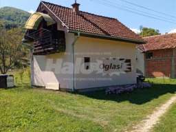 Kuca sa 15 ari placa-na prodaju