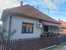 Prodajem kucu u Lazarevcu
