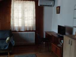 Izdajem jednosoban name&scaron;ten stan