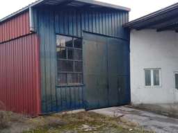 Prodajem ili izdajem halu
