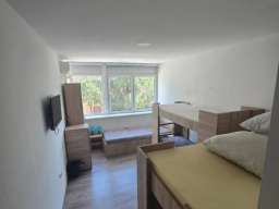 Hotel u samom centru Odzaka-9 jedinica+oprema gratis