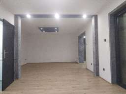 Sremcica, centar ul. Beogradska lokal 55m2(+11m2)
